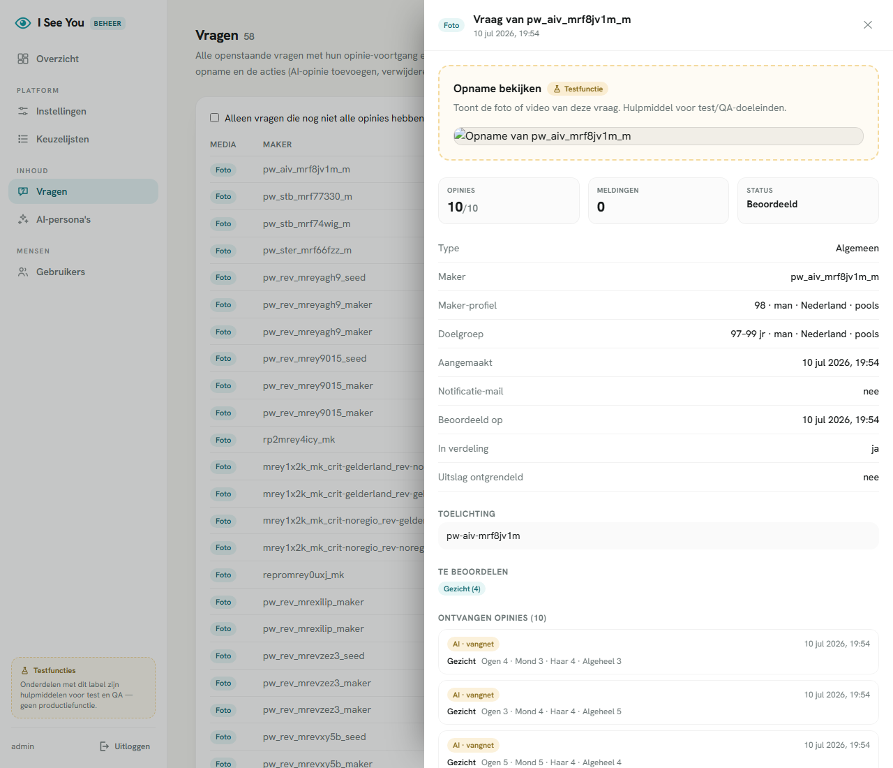 10 AI-opinies met herkomst-badges en gevarieerde scores in het beheer-vraagdetail